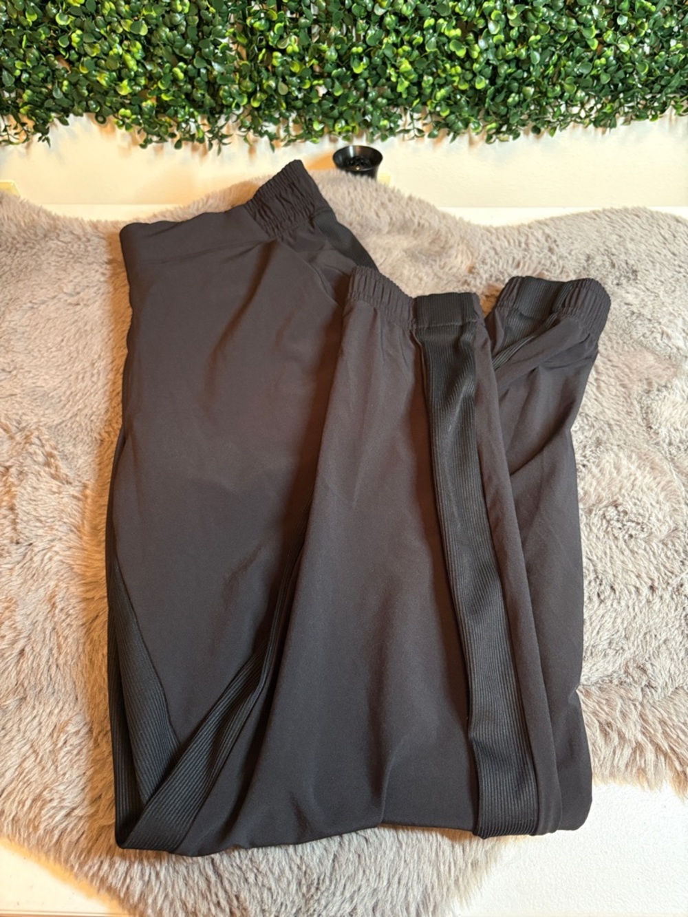 Athleta Black Track Pants with Ribbed Side Trim Size 4